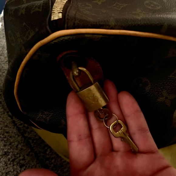 Authentic Louis Vuitton Keepall 50 Duffle Bag - Picture 3 of 6